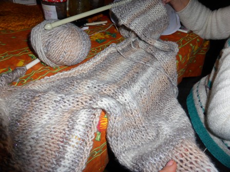 pull-en-jersey-aiguille-10-en-cours-de-realisation