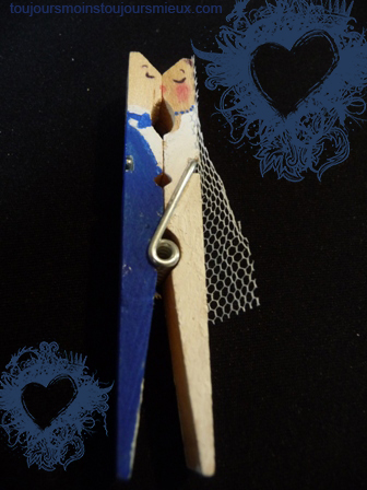 UNE-pince à linge mariés