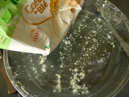 fariner plat huiler démoulage gateau facile.JPG