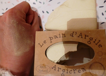 UNE-pain d'argile argicrea